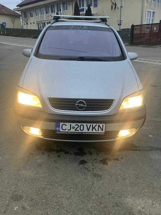 Opel zarifa 2001