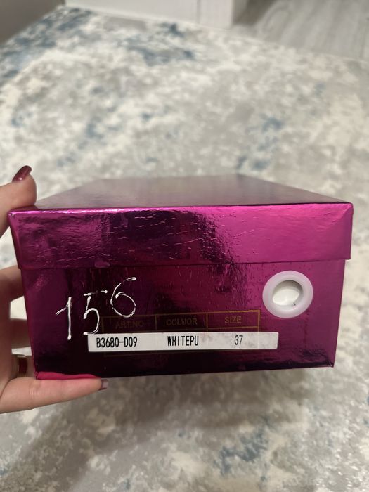 Продам абсолютно новые туфли 37 размер