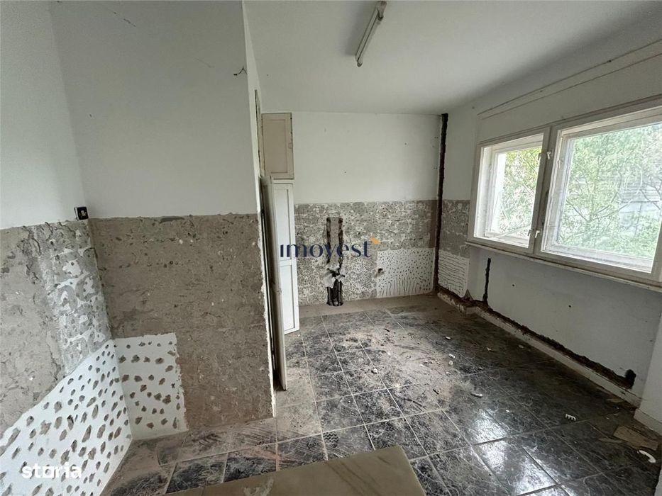 Duplex de vanzare in Satu Mare | 5 camere, demisol complet, zona Titul