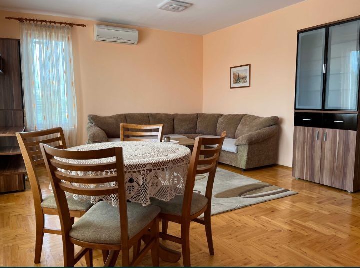 Дава се под наем Двустаен апартамент в София, Младост 2 - 65 кв.м за 612 € - Снимка #1