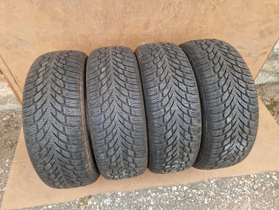 4 Nokian R17 215/60
Зимни гуми 
DOT3618