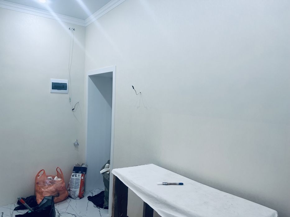 Поклейка обоев,галтелей