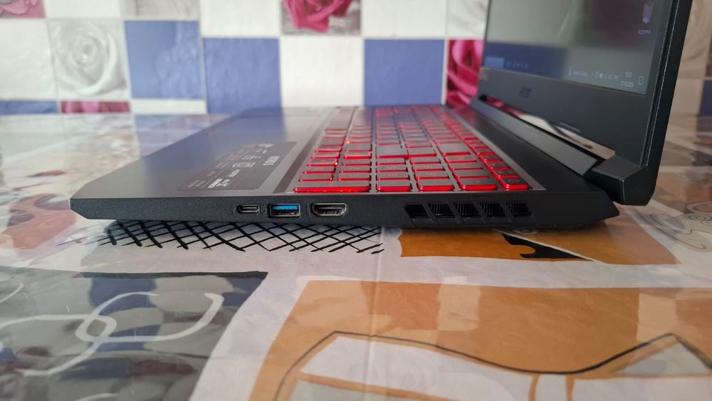 Продам игровой ноутбук Acer Nitro 5