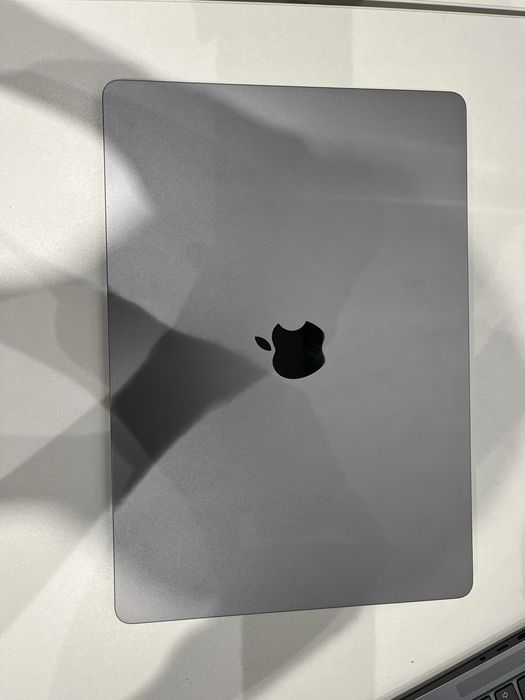 Macbook air M2.