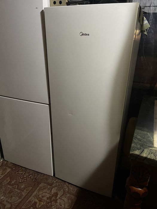 Продаю морозильную камеру Мидеа