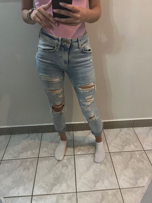 Два чифта дънки, един къси панталонки дънкови и потник