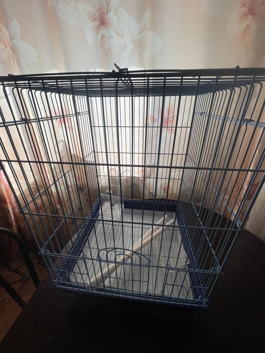 Продам клетку для попугаев
