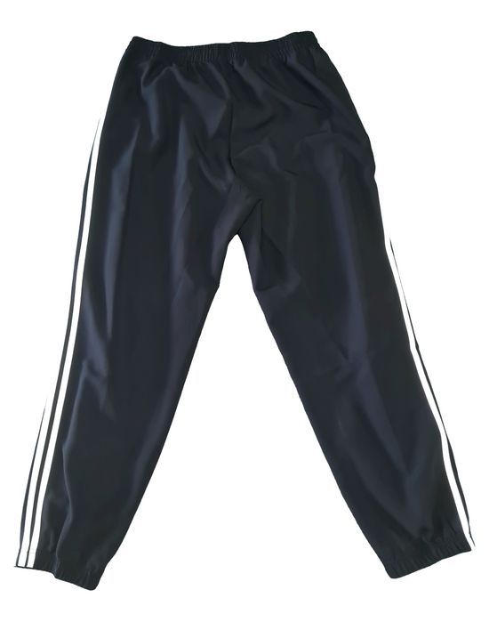 Мъжки Екип Adidas

Чисто нов с етикети.

Размер L,XL

Цена 89 лв.