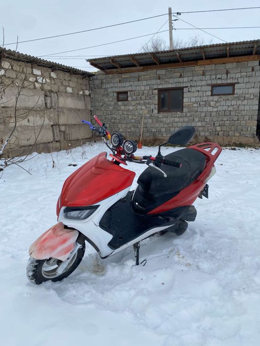 Скутер-Мопед м8 в нормальнос состояние в рассрочку