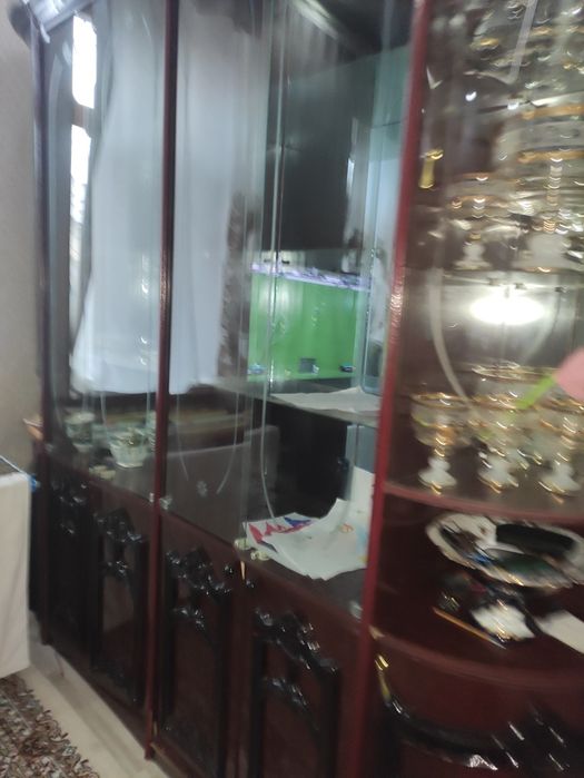 Сервант продается