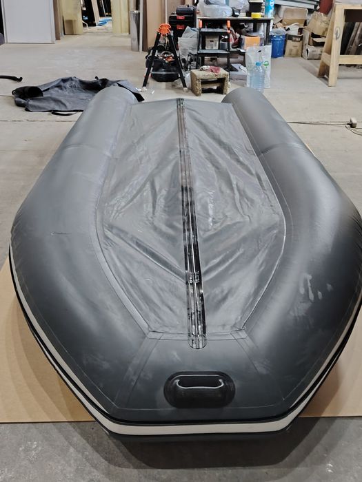 Продам лодку с мотором 9.8