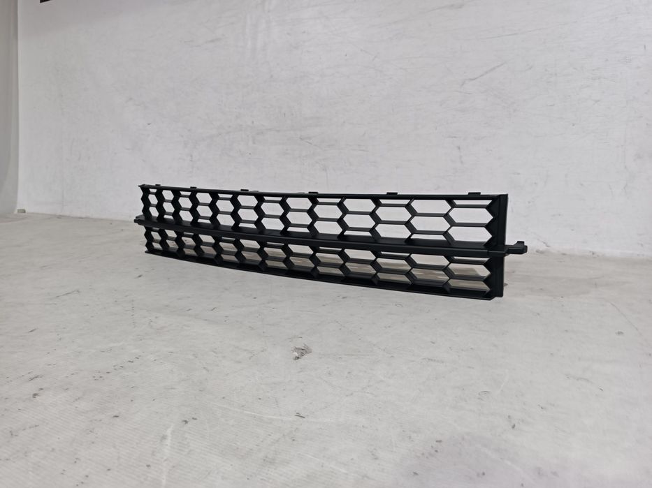 Grila inferioara Skoda Octavia 3, 2013, 2014, 2015, 2016, 2017.