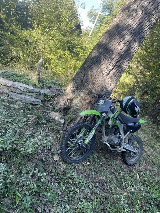 Продавам мотор Zongshen 250cc