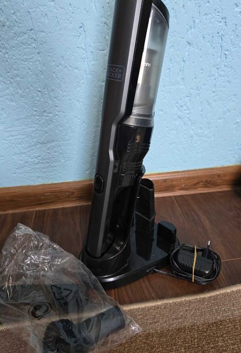 Акумулаторна Мини Прахосмукачка BLACK+DECKER