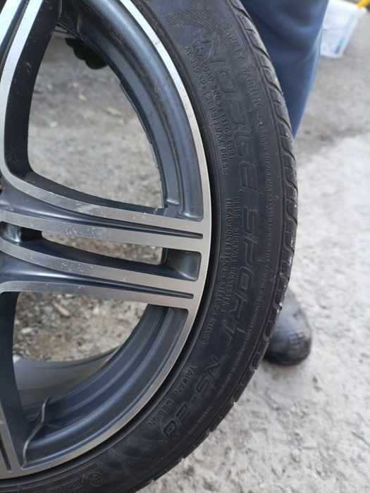 Продам летнюю резину с дисками на ВАЗ.