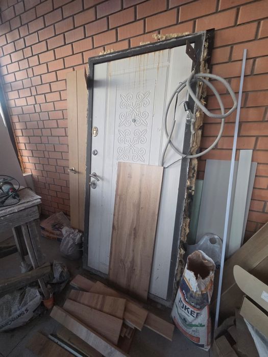 Продаётся  дверь