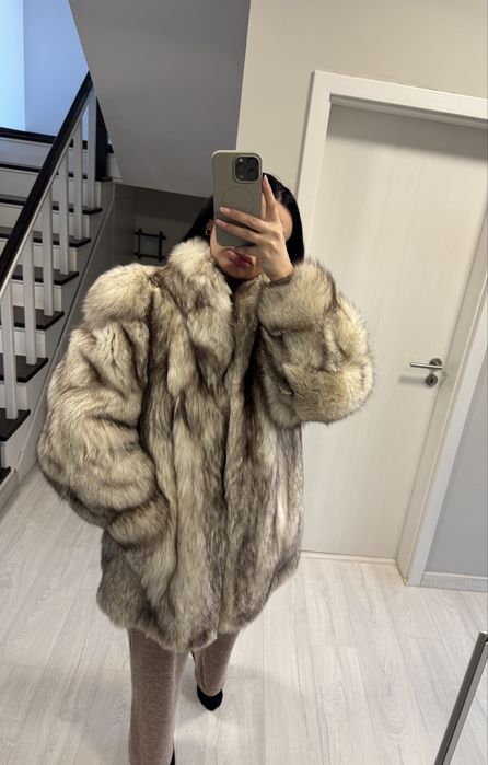 Vând blană naturală de vulpe , este ca noua