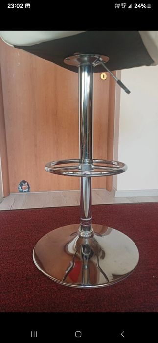 Scaun reglabil , piele crem