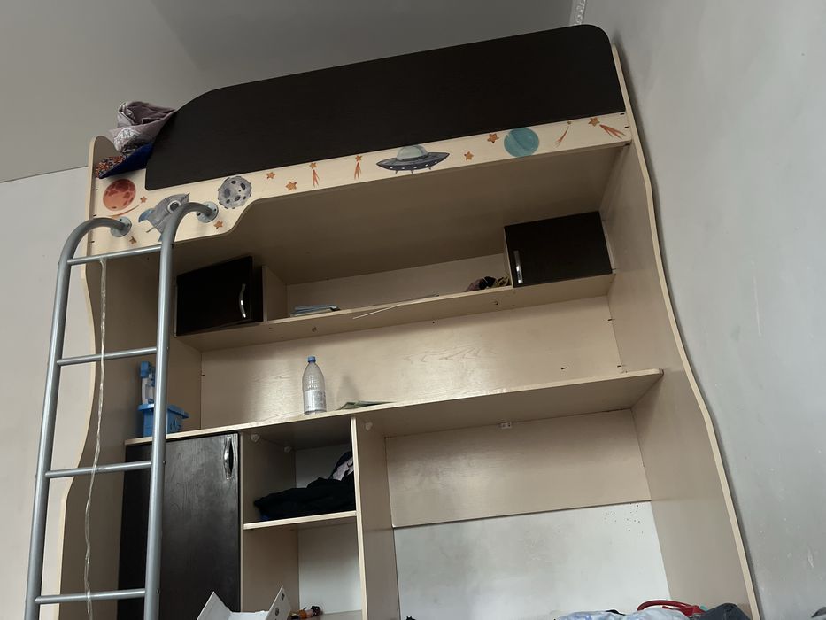 Срочно продам двухэтажный кровать