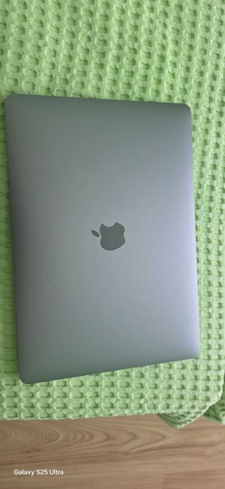 Продавам MacBook Pro 13"