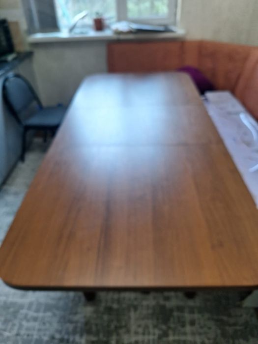 Продам стол деревянный