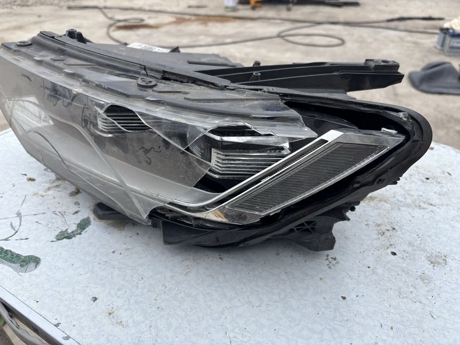 Ляв фар за VW Passat b8