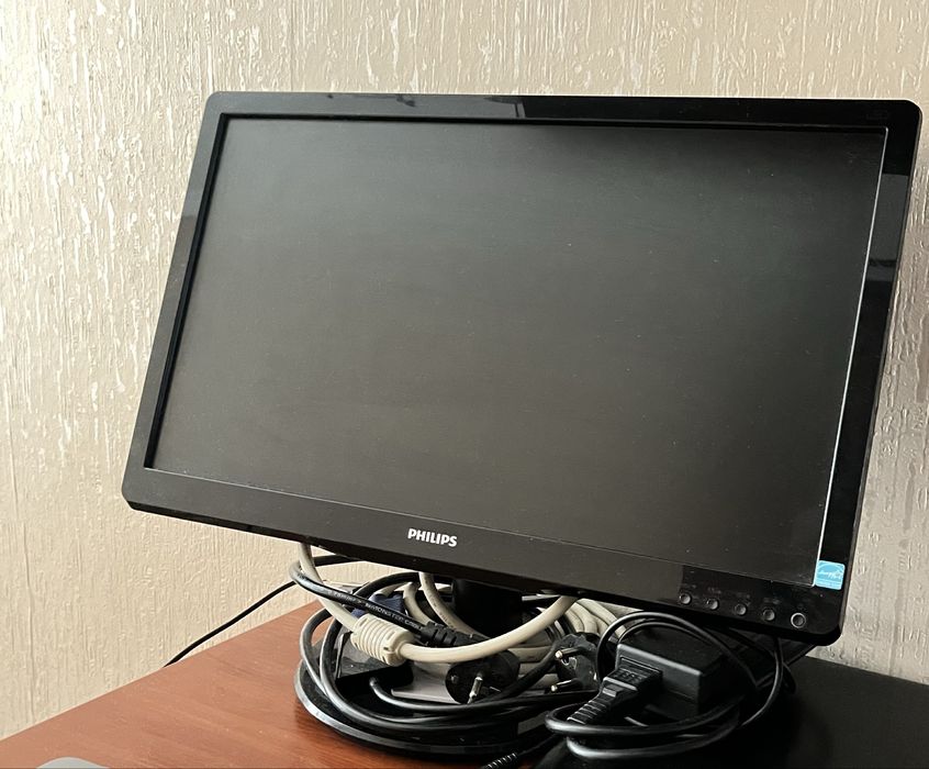 монитор Philips.
