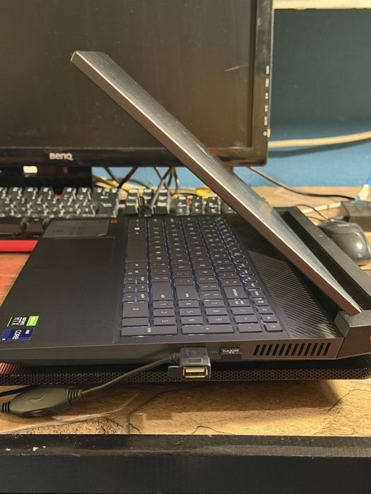 Лаптоп Dell G15 Special Edition 5521