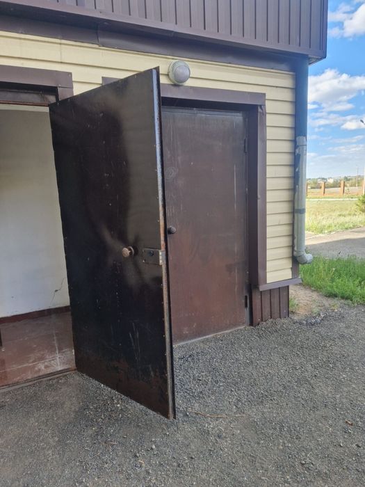 Продам металлические двери