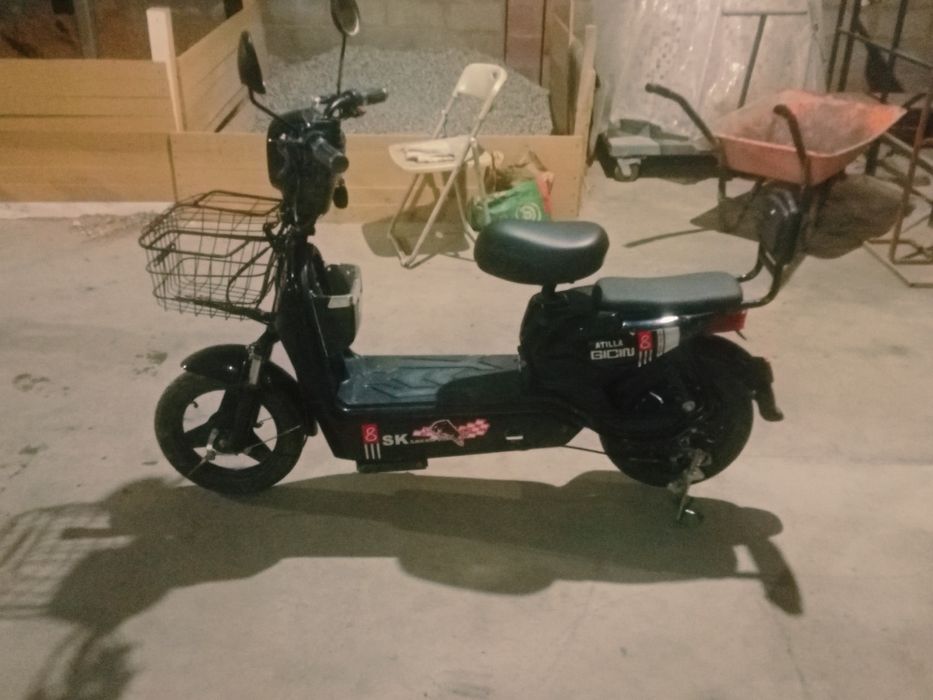 Продаются скутер sk8