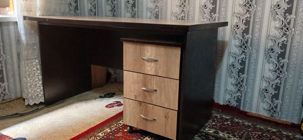 Комьпютерный стол
