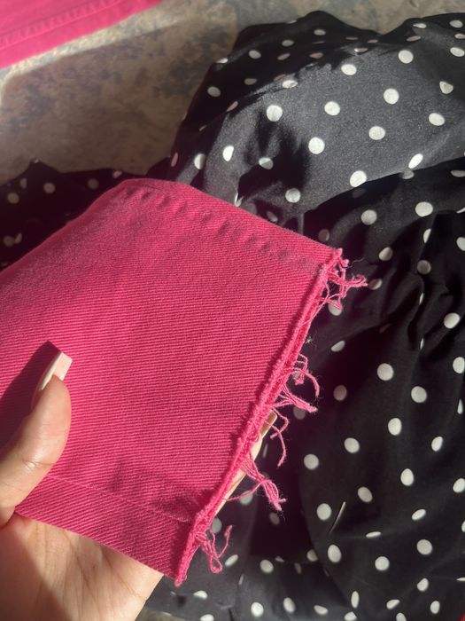 джинсы с акцентным цветом!