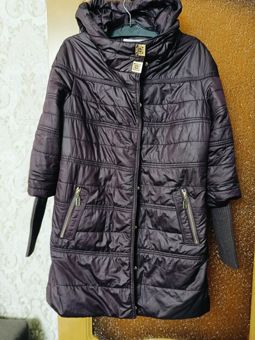 Продам куртки, платье