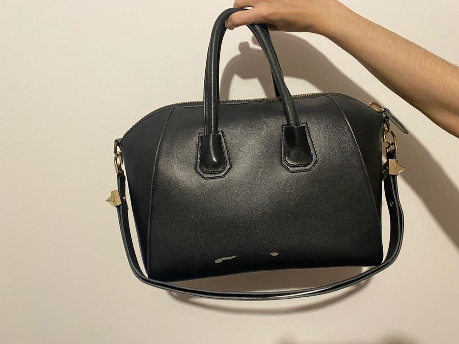 Vand poseta GIVENCHY originala (uzata)