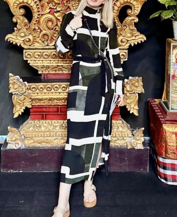 Rochie midi / lunga cu nasturi model geometric Massimo Dutti XS