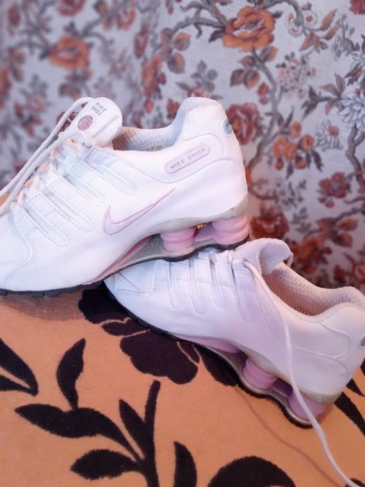 Vând sau schimb Nike Shox