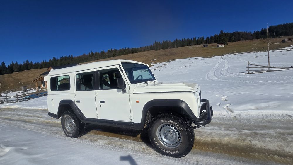 Land Rover Defender Santana