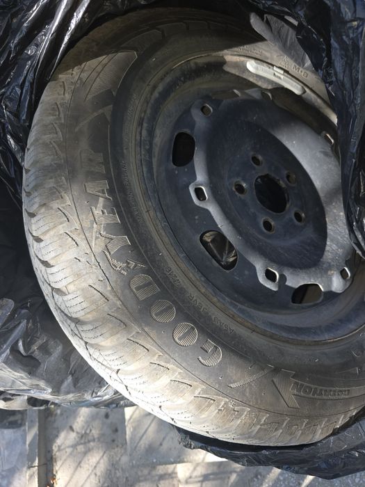 Anvelope iarnă Goodyear UltraGrip 9 185/65 R15 – cu jante