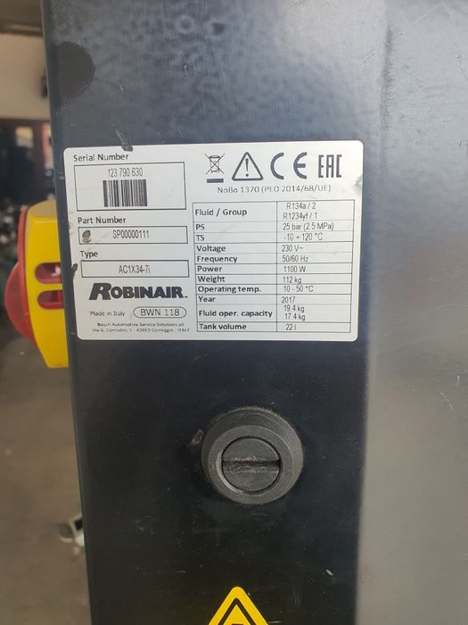 Aparat freon auto R134 sau R1234yf Robinair.