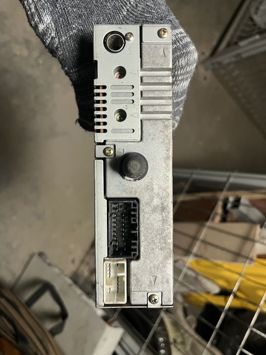 Продам оригинал магнитоллу от хонды