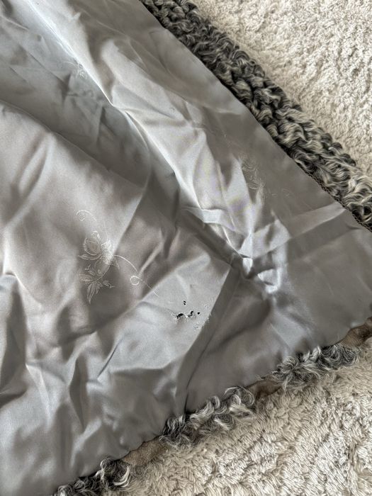 Haină de blană astrahan naturală și inserții de piele nubuc