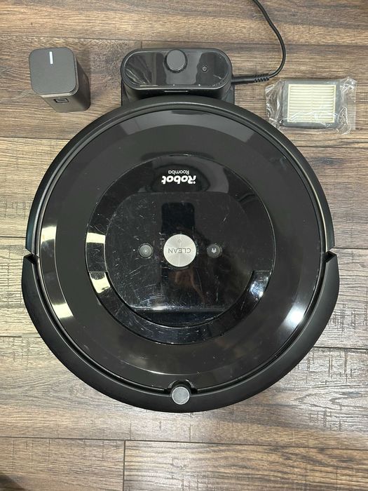 iRobot Roomba e5 робот прахосмукачка + зарядна станция, нов филтър и виртуална стена