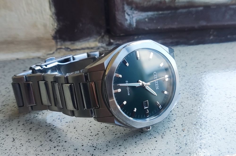 Продавам часовник Citizen eco drive