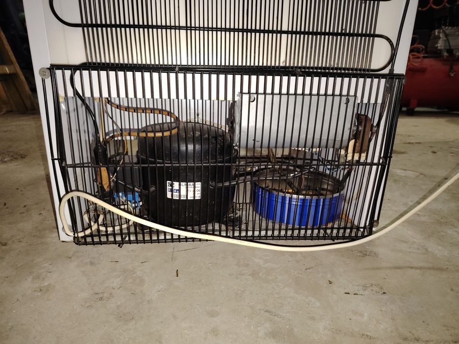 Хладилна вертикална плюсова витрина