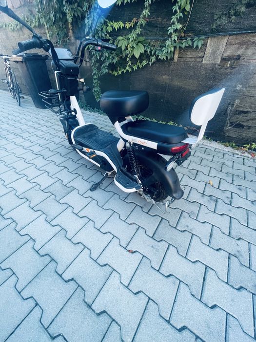 Vand sau schimb cu iphone, scuter electric!