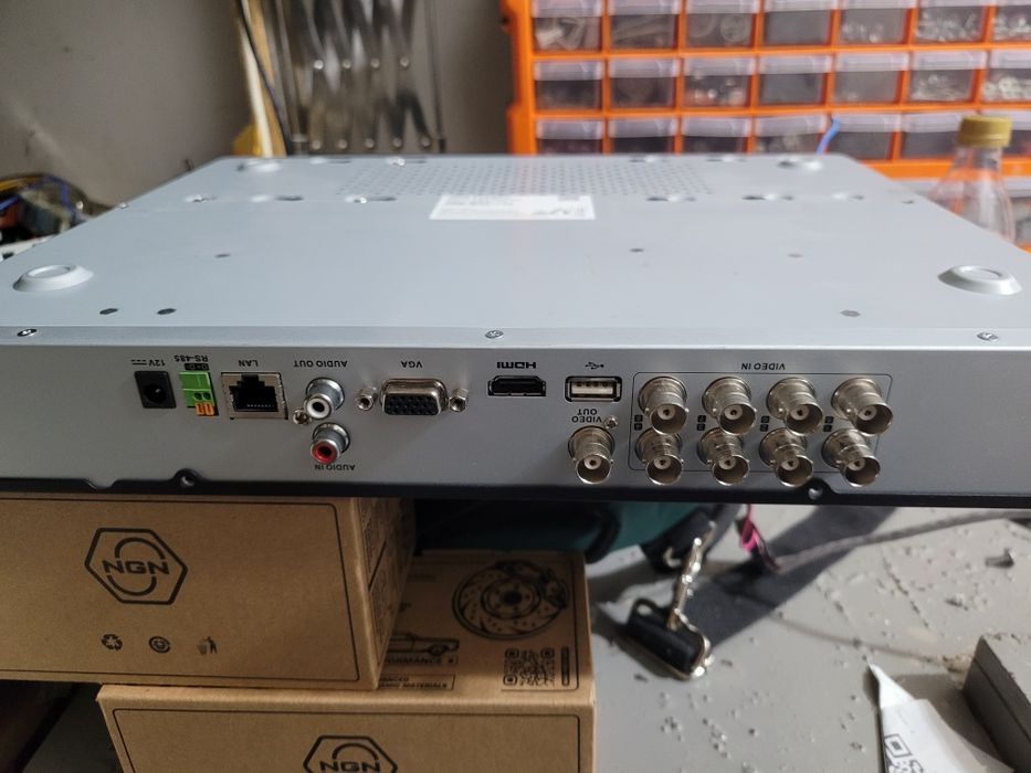 Продам видеорегистратор HIKVISION