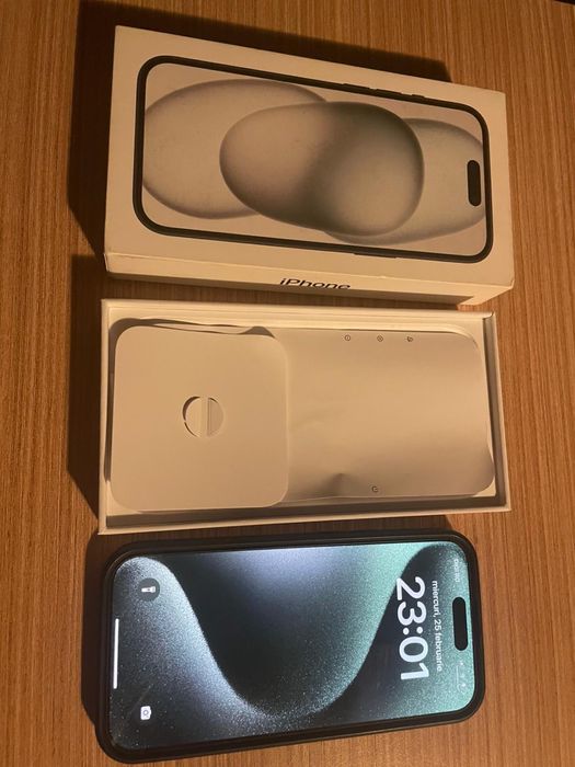 Iphone 15 , impecabil , 128 gb , 8 Ram , Black Titanium