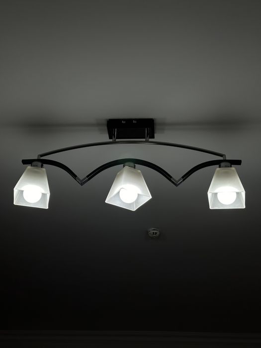 Продаются люстры