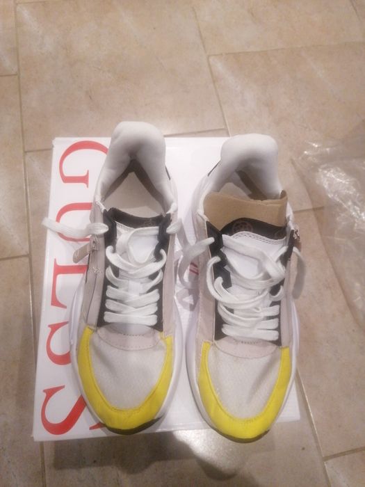 Маратонки Guess номер 39