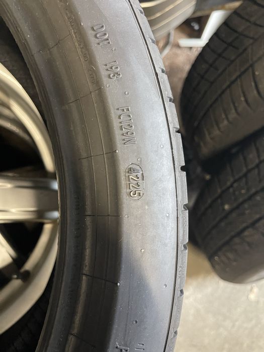 235 40 19 PIRELLI /Cintorato P7 дот 25